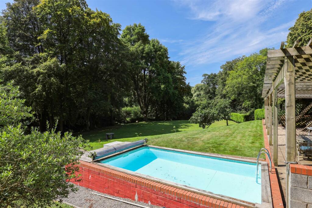Additional property image - Trefnant, Dinas Powys, Vale Of Glamorgan, CF64 4HH