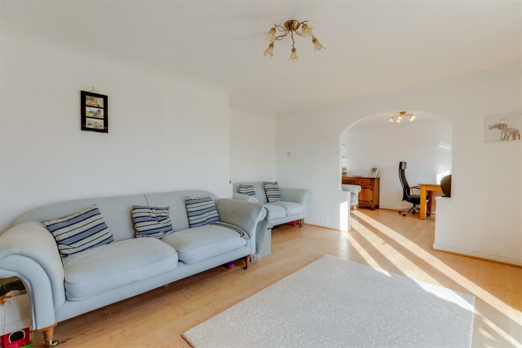 Additional property image - 2 Fairleigh, Michaelston-Le-Pit, Dinas Powys, CF64 4HN
