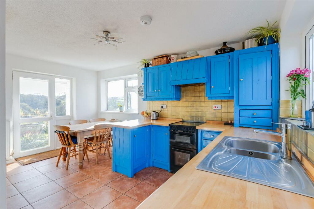 Additional property image - 2 Fairleigh, Michaelston-Le-Pit, Dinas Powys, CF64 4HN