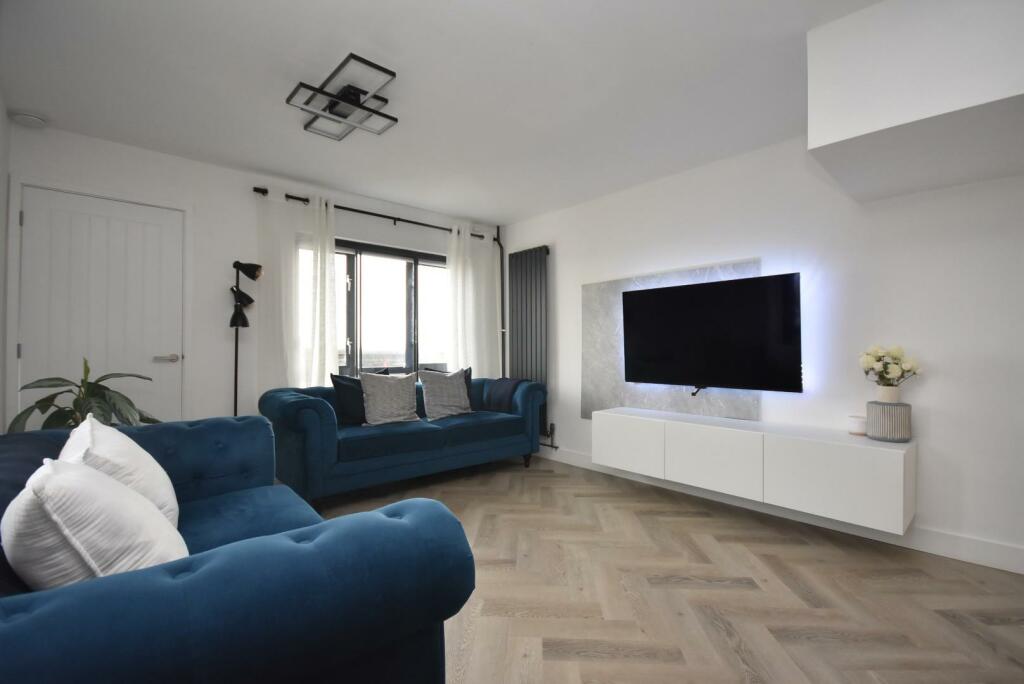 Additional property image - 8 Custom House Place, Penarth, CF64 1TP