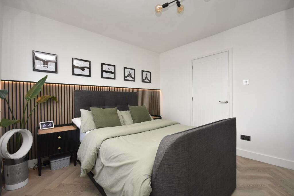 Additional property image - 8 Custom House Place, Penarth, CF64 1TP