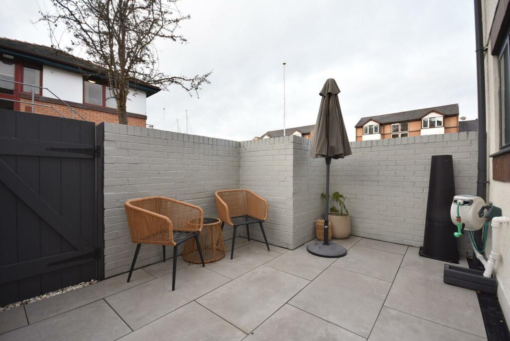 Additional property image - 8 Custom House Place, Penarth, CF64 1TP