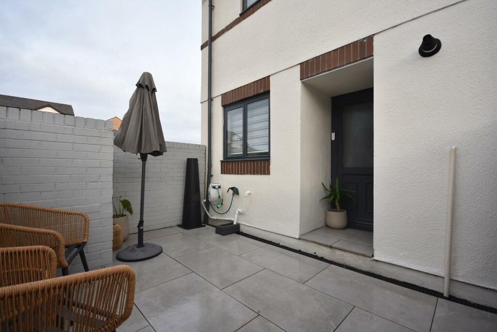 Additional property image - 8 Custom House Place, Penarth, CF64 1TP