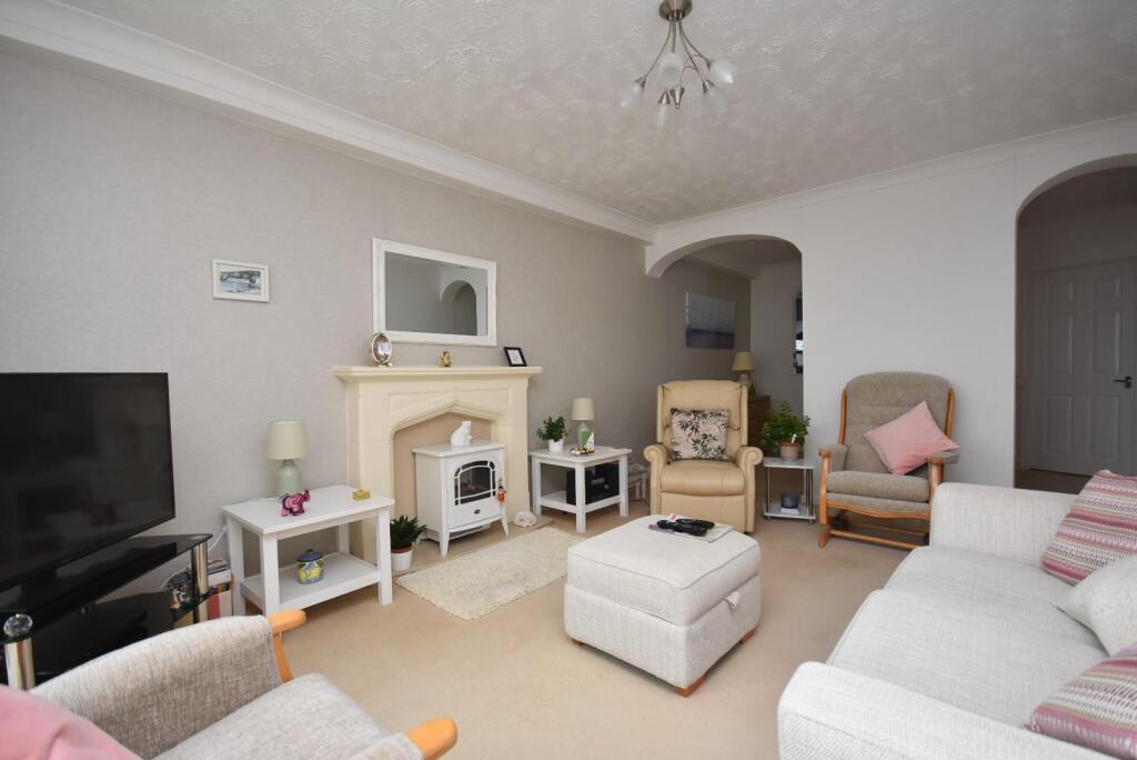 Additional property image - 31 Highfield Close, Dinas Powys, CF64 4LR