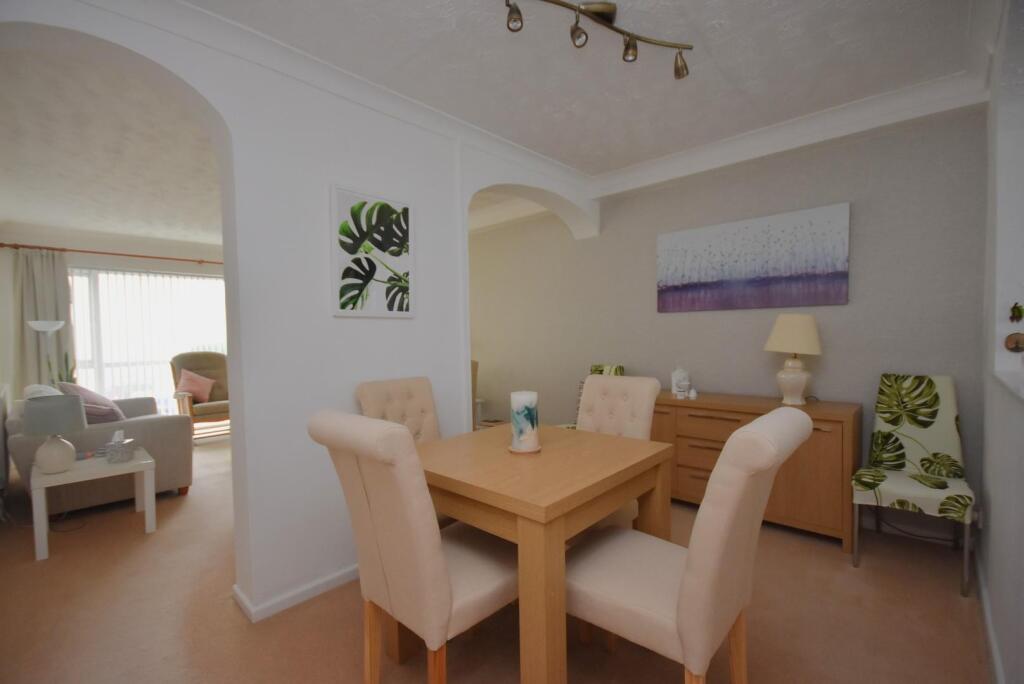 Additional property image - 31 Highfield Close, Dinas Powys, CF64 4LR