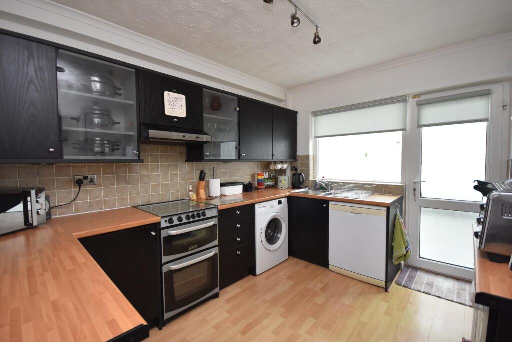 Additional property image - 31 Highfield Close, Dinas Powys, CF64 4LR
