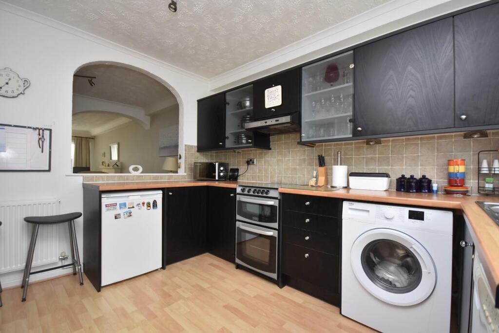 Additional property image - 31 Highfield Close, Dinas Powys, CF64 4LR