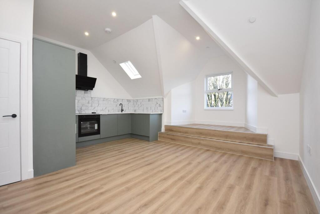 Additional property image - Flat 4, 76 Connaught Road, Cardiff, CF24 3PX