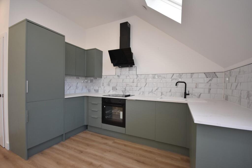 Additional property image - Flat 4, 76 Connaught Road, Cardiff, CF24 3PX