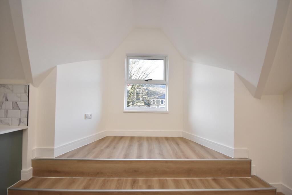 Additional property image - Flat 4, 76 Connaught Road, Cardiff, CF24 3PX
