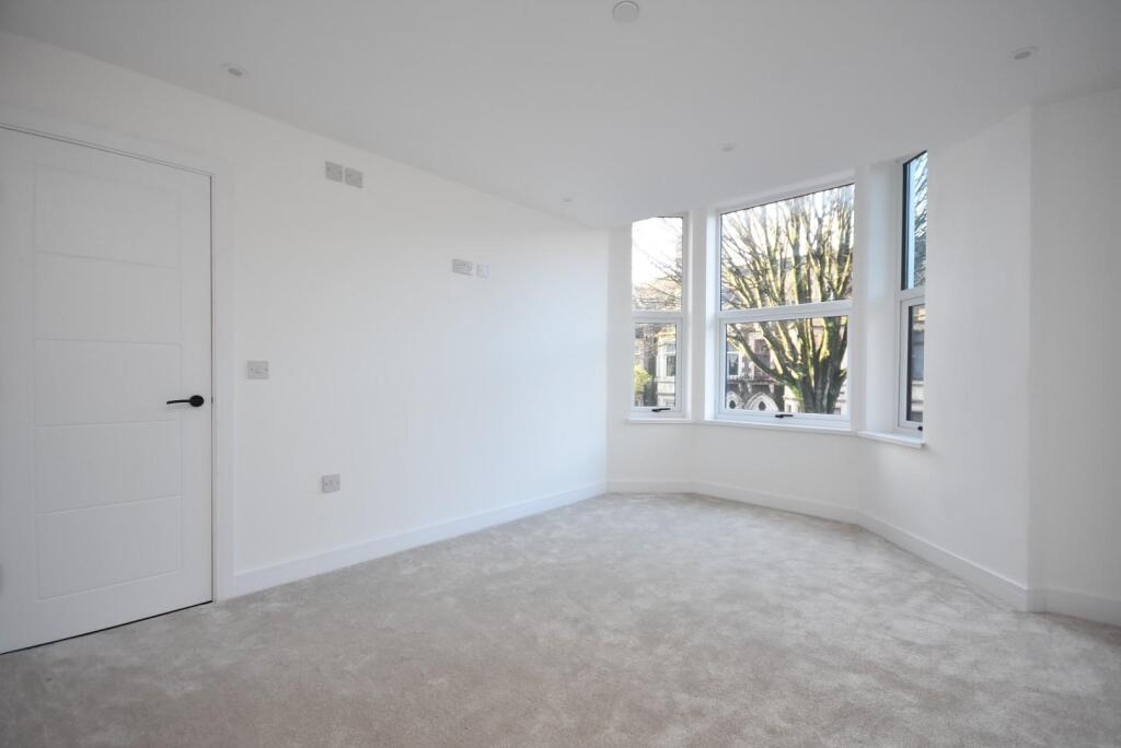 Additional property image - Flat 4, 76 Connaught Road, Cardiff, CF24 3PX