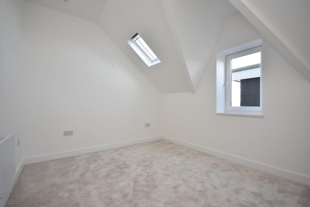 Additional property image - Flat 4, 76 Connaught Road, Cardiff, CF24 3PX