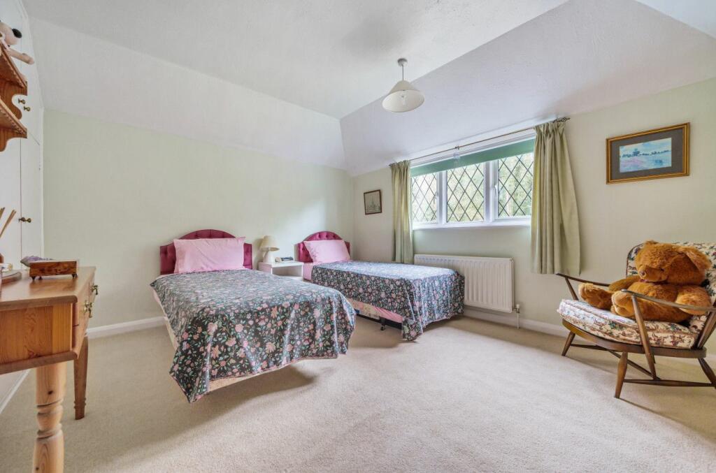 5 bedroom detached house for sale in Watercroft Road, Halstead, TN14