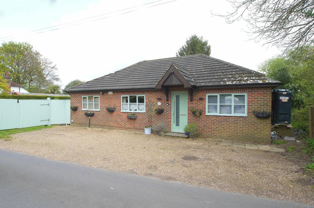 3 bedroom detached bungalow for sale in Goathurst Common, Ide Hill, TN14