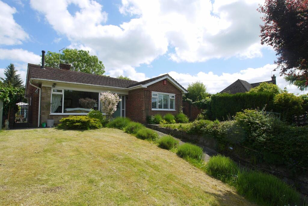 3 bedroom detached bungalow for sale in Station Road, Eynsford, DA4
