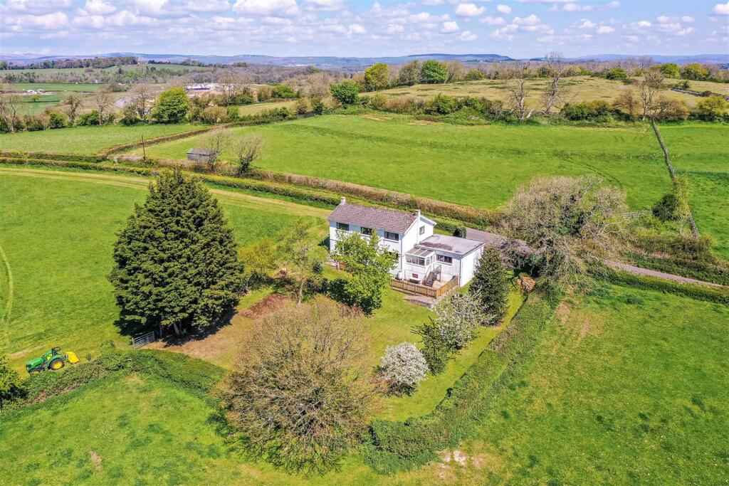 4 bedroom detached house for sale in Church Road, Llanblethian, Near