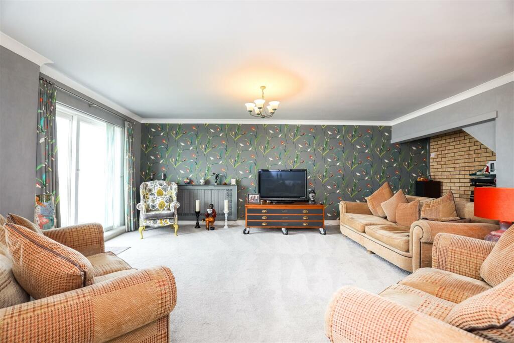 Additional property image - Sutton Lane, Ogmore By Sea, Vale Of Glamorgan, CF32 0PE