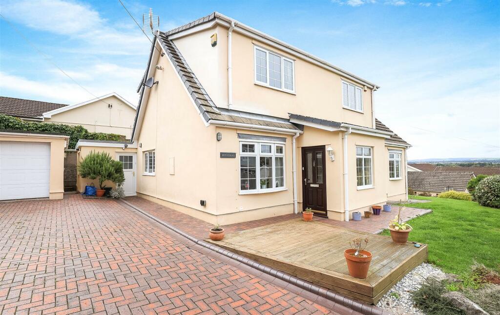 4 bedroom detached house for sale in Stoney Lane, Corntown, Vale Of