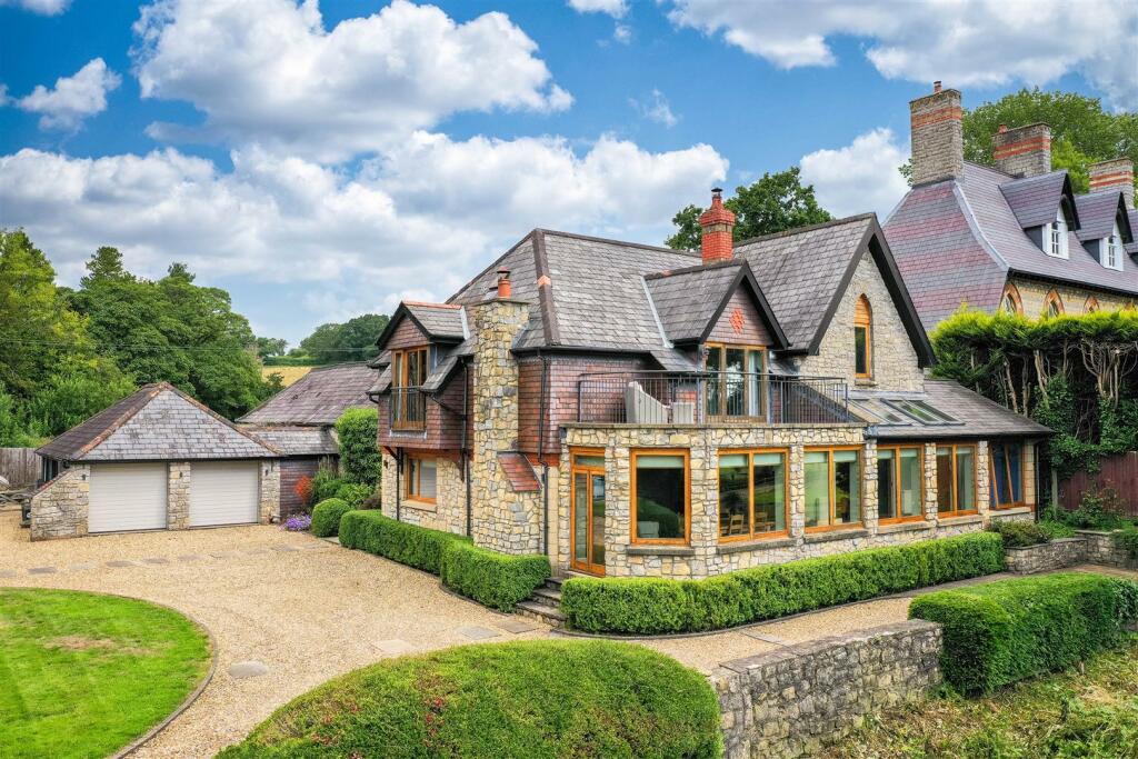 4 bedroom detached house for sale in The Coach House, PeterstonSuper