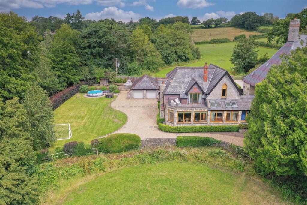 4 bedroom detached house for sale in The Coach House, PeterstonSuper