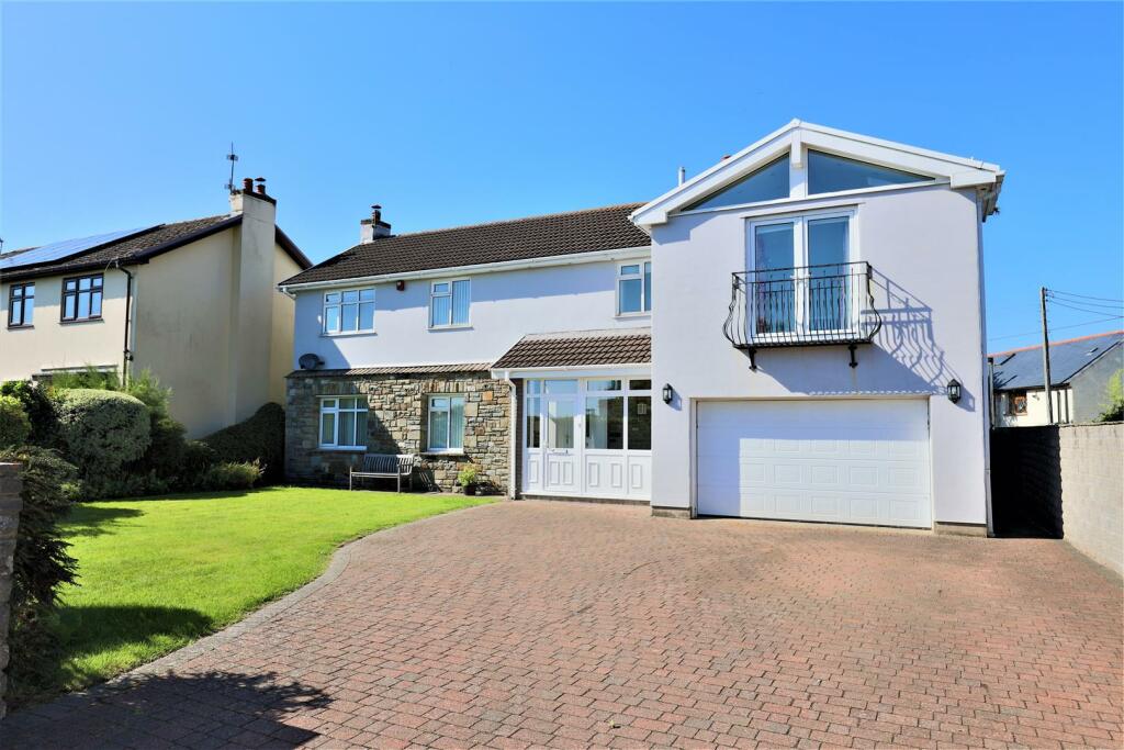 5 bedroom detached house for sale in Windmill Close, Wick, Nr Cowbridge
