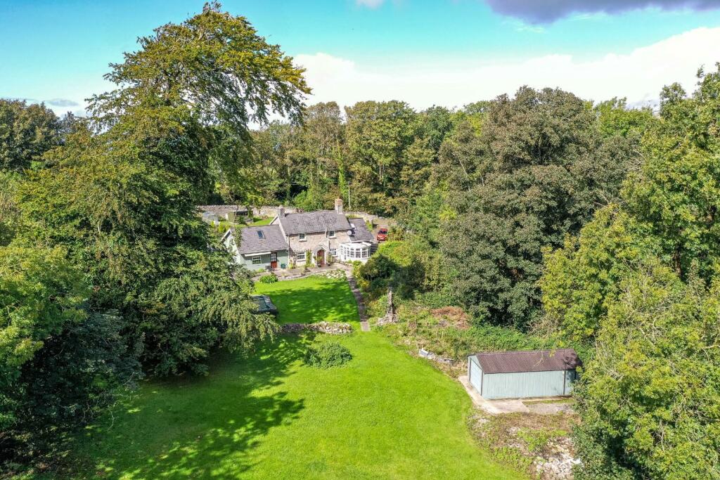 4 bedroom detached house for sale in Penllyn, Nr Cowbridge, Vale of