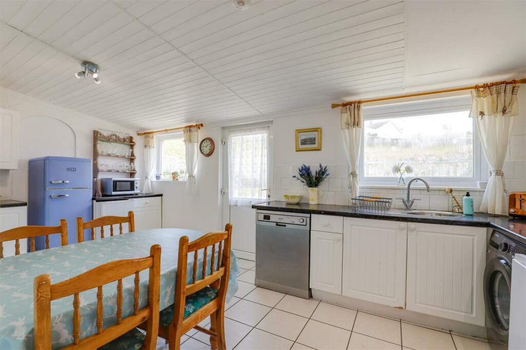 Additional property image - Channel View, Ogmore-By-Sea, Vale Of Glamorgan, CF32 0QA