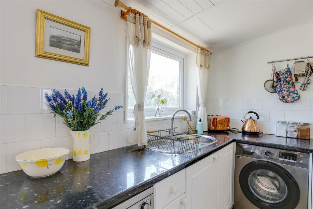 Additional property image - Channel View, Ogmore-By-Sea, Vale Of Glamorgan, CF32 0QA