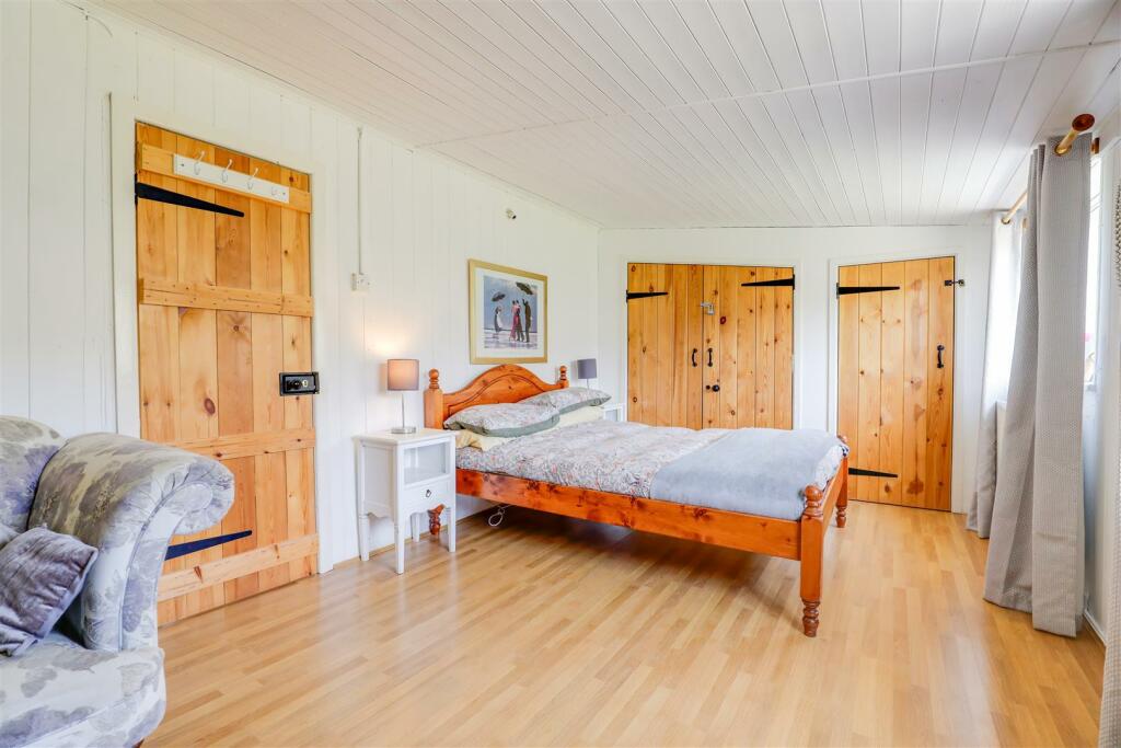 Additional property image - Channel View, Ogmore-By-Sea, Vale Of Glamorgan, CF32 0QA