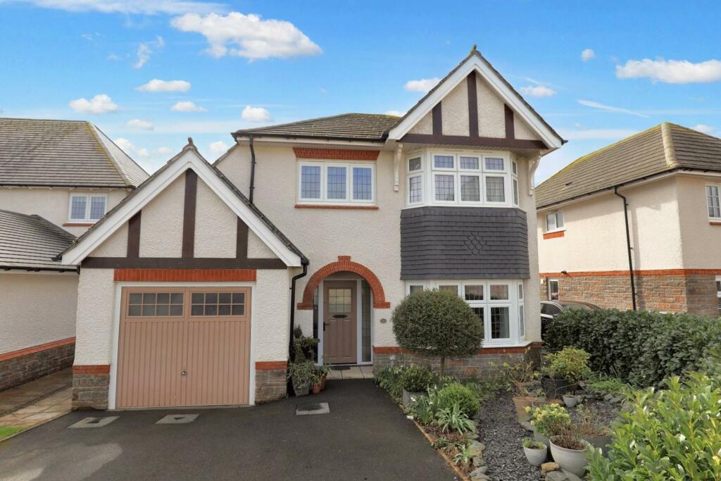 3 bedroom detached house for sale in Heol Cae Pwll, Colwinston, Nr