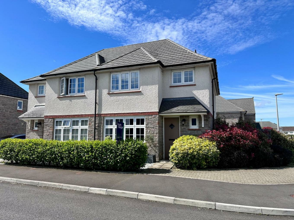 3 bedroom semidetached house for sale in Cae Newydd, St Nicholas, Vale