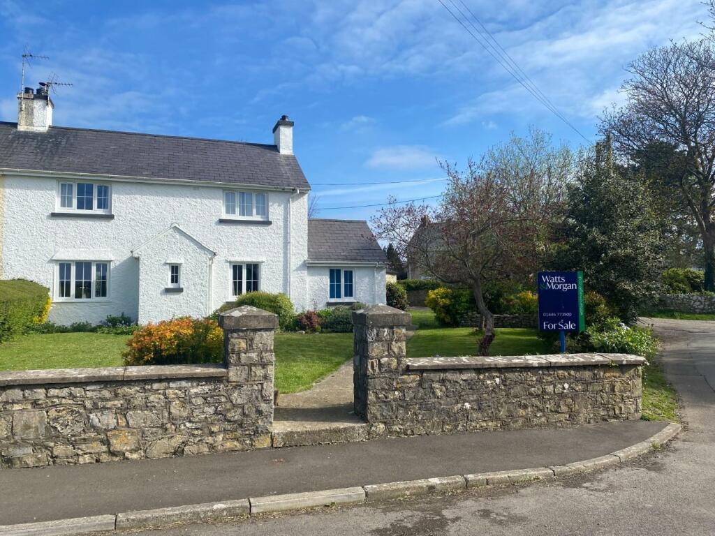 3 bedroom semidetached house for sale in Cwrt Yr Iolo, Flemingston