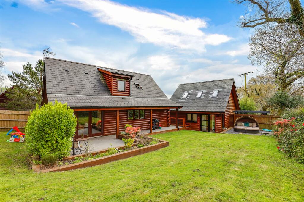 Additional property image - Oakmead Road, Llanharan, Pontyclun, Rhondda Cynon Taff, CF72 9FB