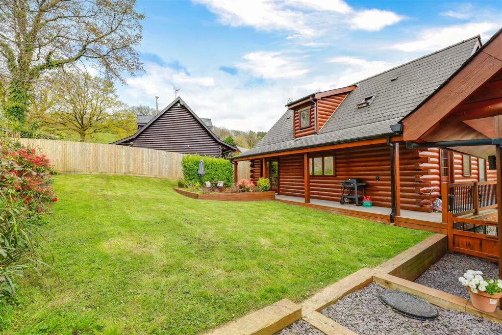 Additional property image - Oakmead Road, Llanharan, Pontyclun, Rhondda Cynon Taff, CF72 9FB