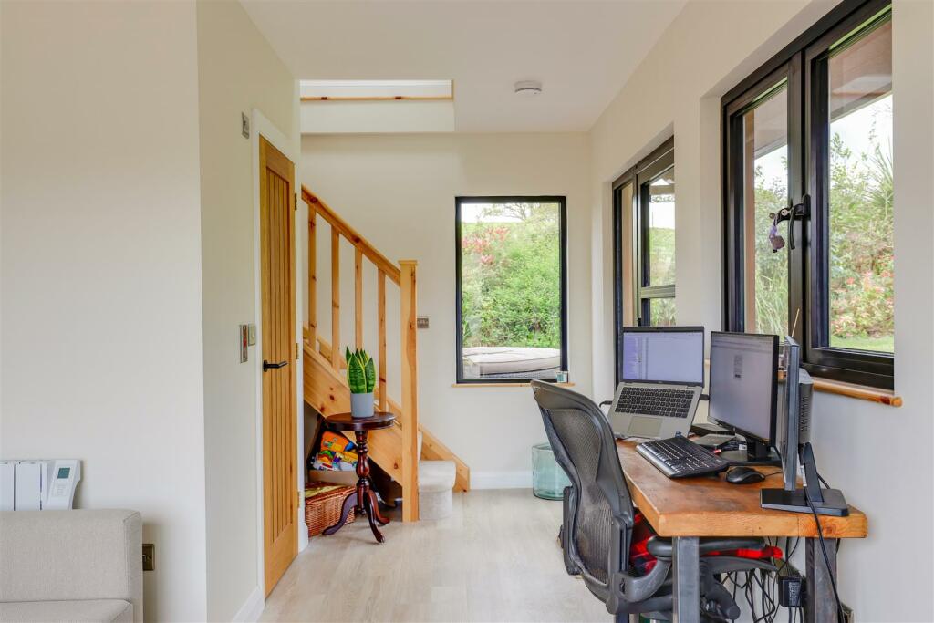 Additional property image - Oakmead Road, Llanharan, Pontyclun, Rhondda Cynon Taff, CF72 9FB