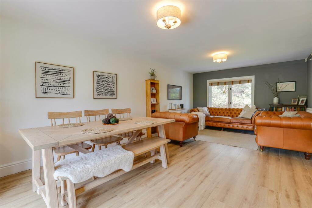 Additional property image - Oakmead Road, Llanharan, Pontyclun, Rhondda Cynon Taff, CF72 9FB