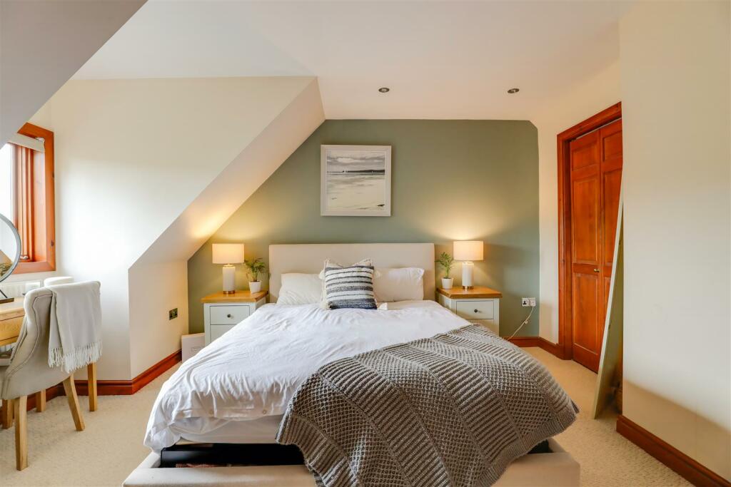 Additional property image - Oakmead Road, Llanharan, Pontyclun, Rhondda Cynon Taff, CF72 9FB
