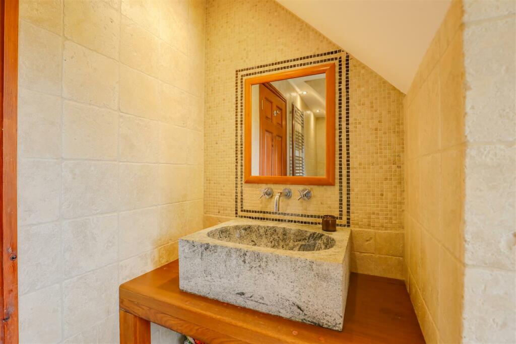 Additional property image - Oakmead Road, Llanharan, Pontyclun, Rhondda Cynon Taff, CF72 9FB