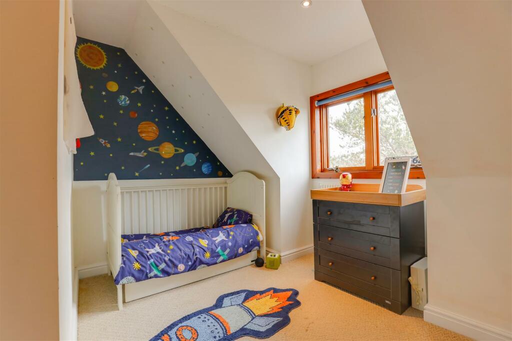 Additional property image - Oakmead Road, Llanharan, Pontyclun, Rhondda Cynon Taff, CF72 9FB