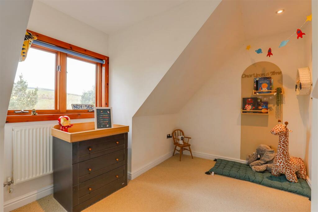 Additional property image - Oakmead Road, Llanharan, Pontyclun, Rhondda Cynon Taff, CF72 9FB