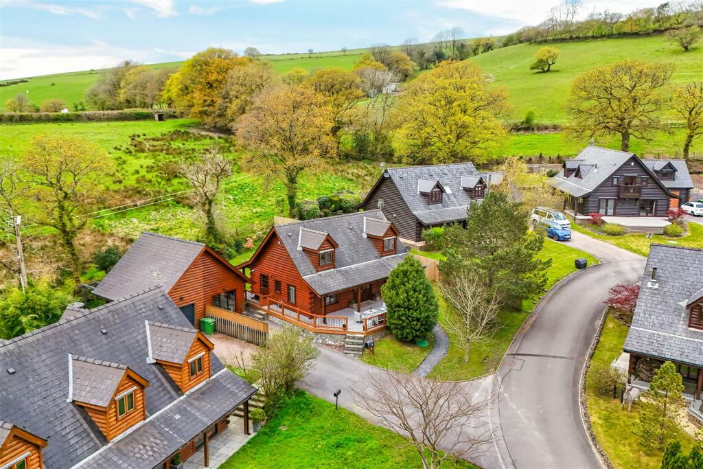 Additional property image - Oakmead Road, Llanharan, Pontyclun, Rhondda Cynon Taff, CF72 9FB
