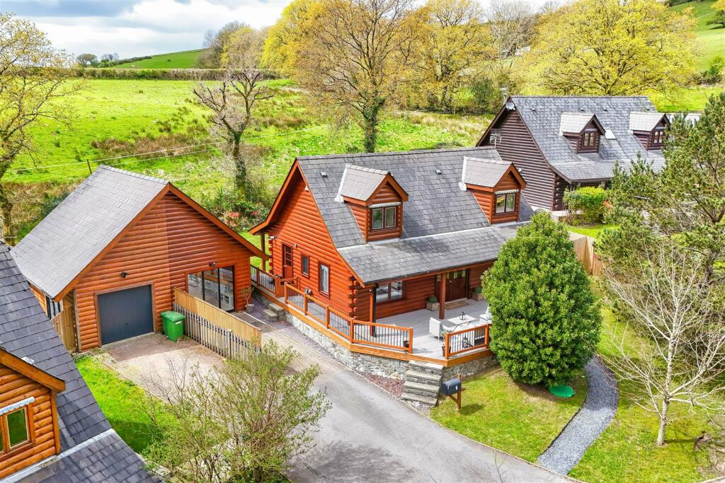 Additional property image - Oakmead Road, Llanharan, Pontyclun, Rhondda Cynon Taff, CF72 9FB