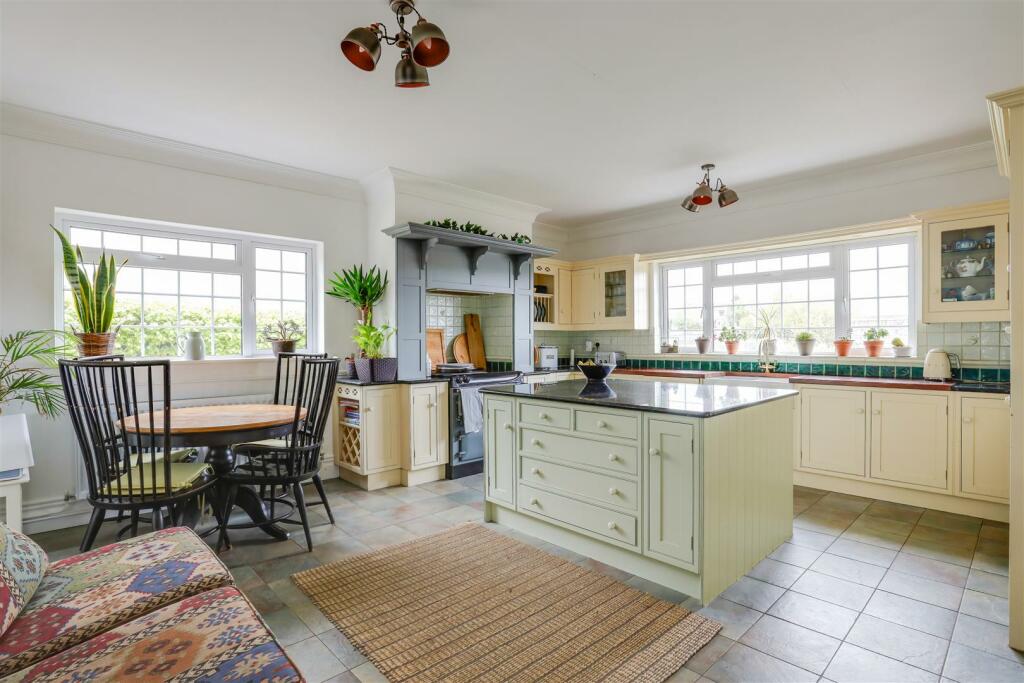 Additional property image - Broadlands, The Meadows, Penllyn, Nr Cowbridge, Vale of Glamorgan, CF71 7RL