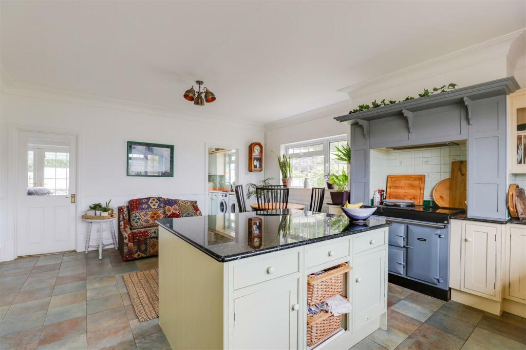 Additional property image - Broadlands, The Meadows, Penllyn, Nr Cowbridge, Vale of Glamorgan, CF71 7RL