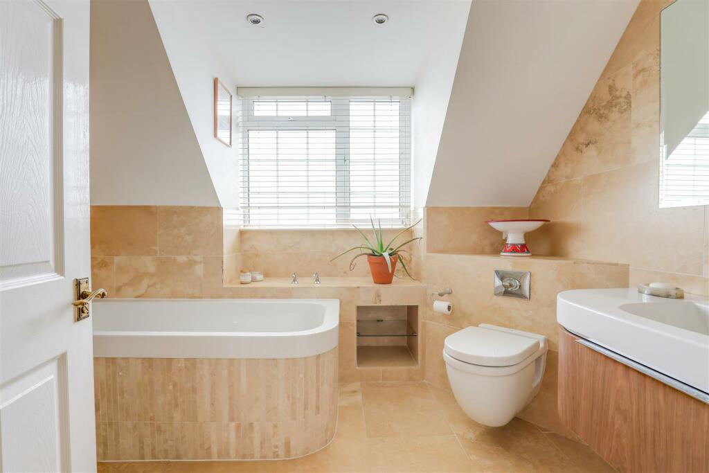 Additional property image - Broadlands, The Meadows, Penllyn, Nr Cowbridge, Vale of Glamorgan, CF71 7RL