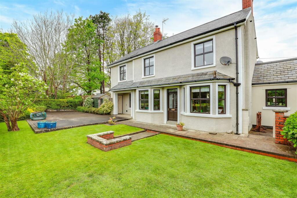 4 bedroom detached house for sale in Desmar House, Boverton Road