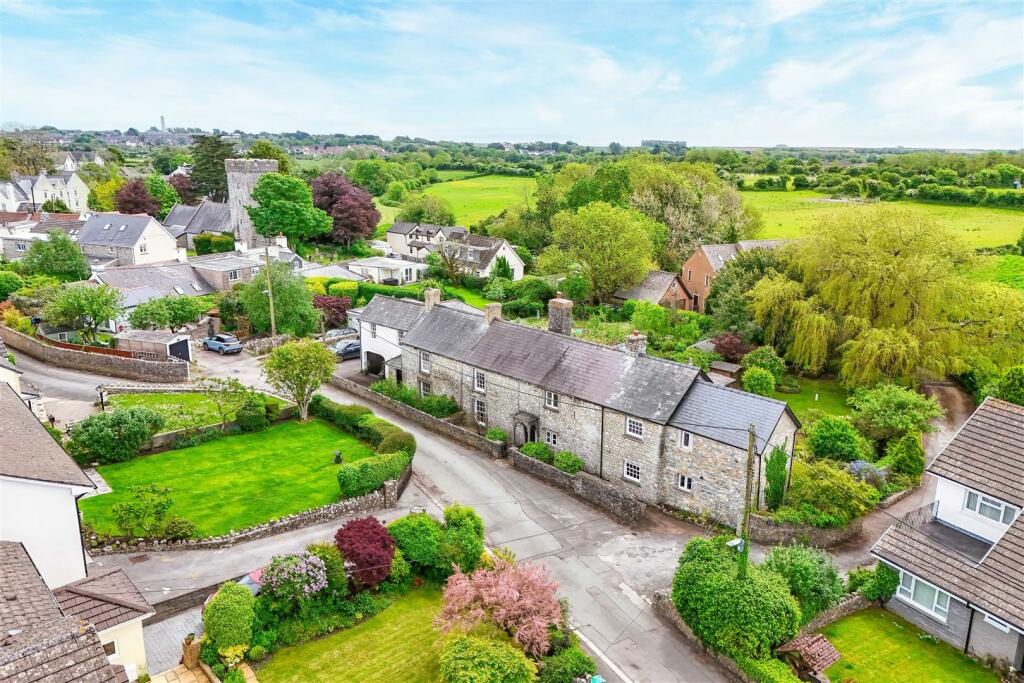 4 bedroom semidetached house for sale in Plaisted House, Llanmaes, Nr