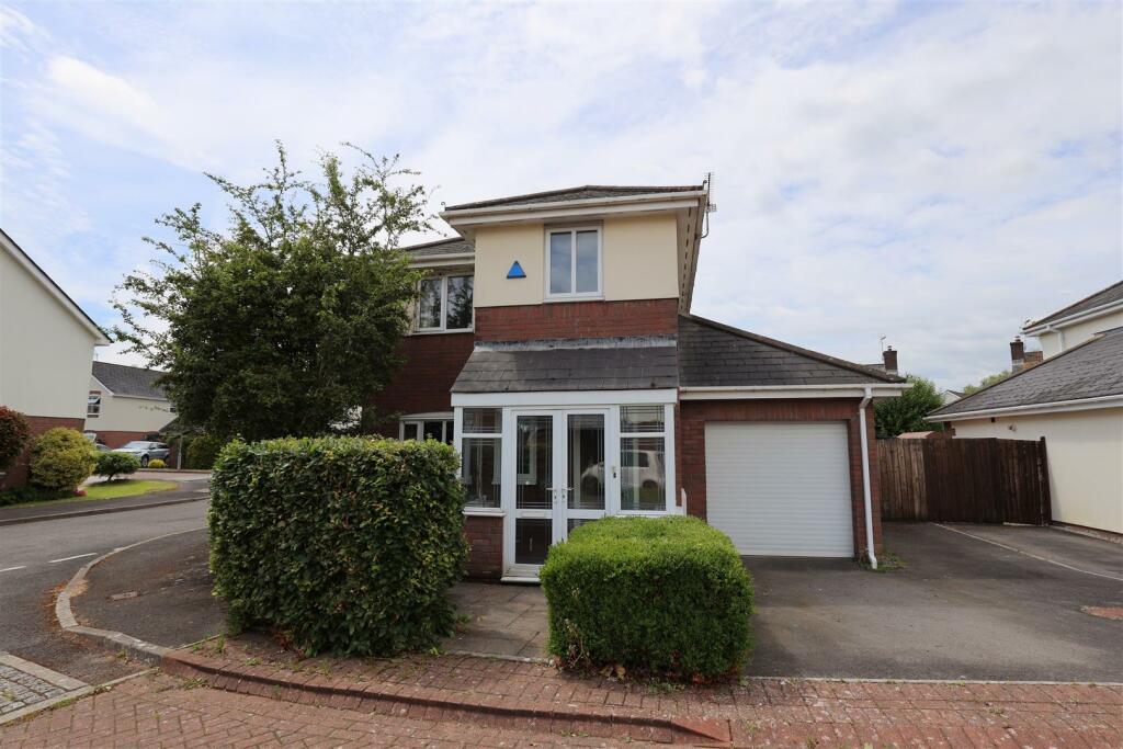3 bedroom detached house for sale in 20 Middlegate Court, Cowbridge