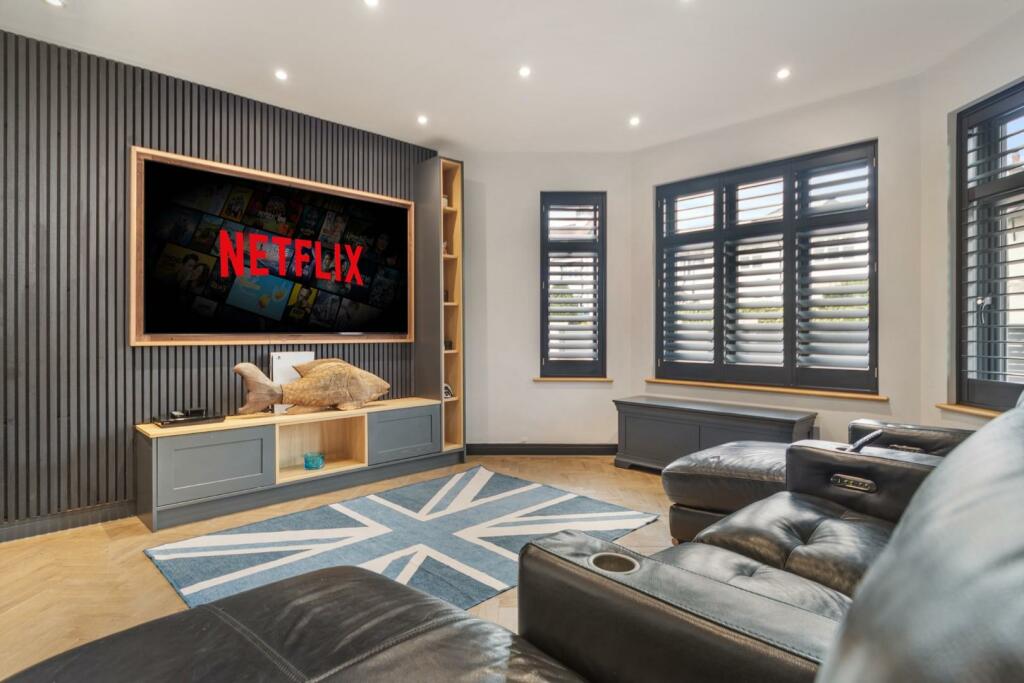Additional property image - Pencisely Road, Cardiff, CF5 1DL