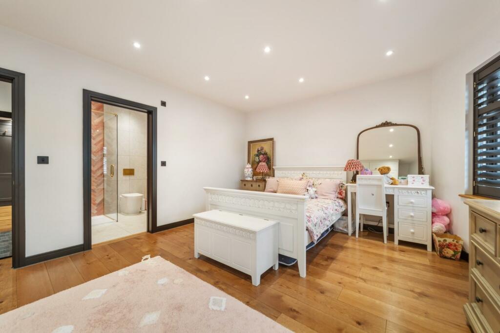 Additional property image - Pencisely Road, Cardiff, CF5 1DL